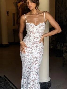 Elegant White Lace Spaghetti-Strap Evening Dress